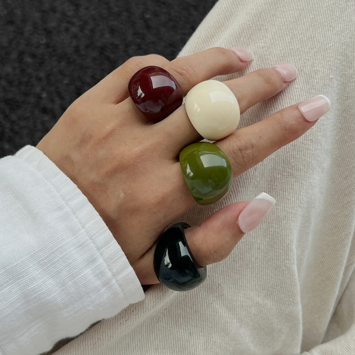 Vintage Fashion Trends 2025 - Ingemark 4 Colors Boho Kpop Resin