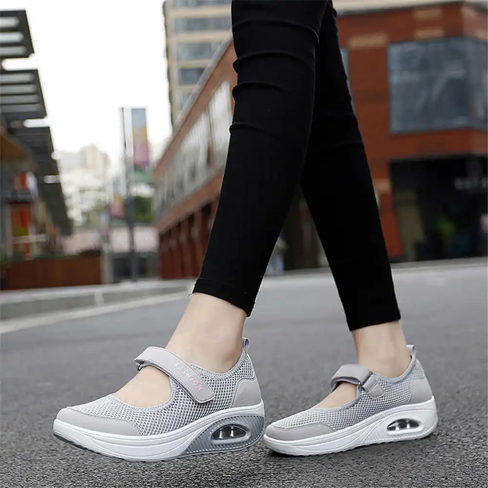 Vintage Fashion Reseller - 36-41 Demi-season Colored Sneakers Walking Skates