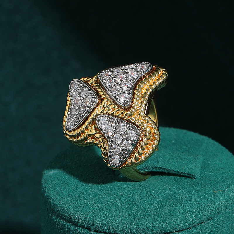 Vintage Three Rhinestone Heart - Vintage Fashion Trends 2025 评论和价格