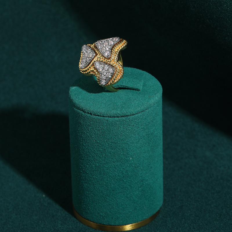 Vintage Three Rhinestone Heart - Vintage Fashion Trends 2025 评论和价格