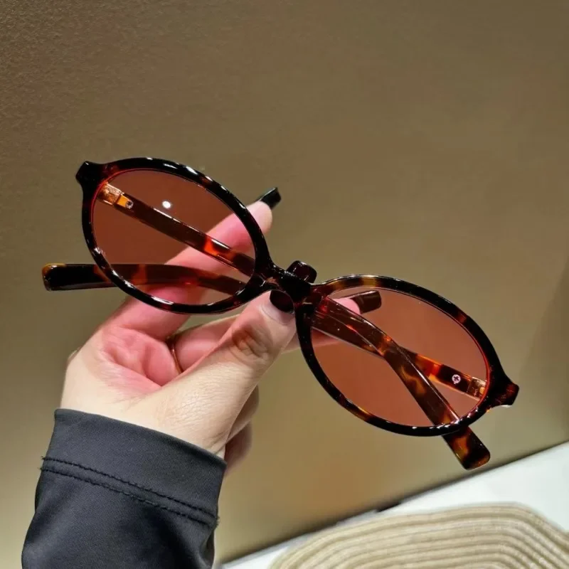 New Oval Shape Sunglasses Clas - Vintage Fashion Glasses 评论和价格