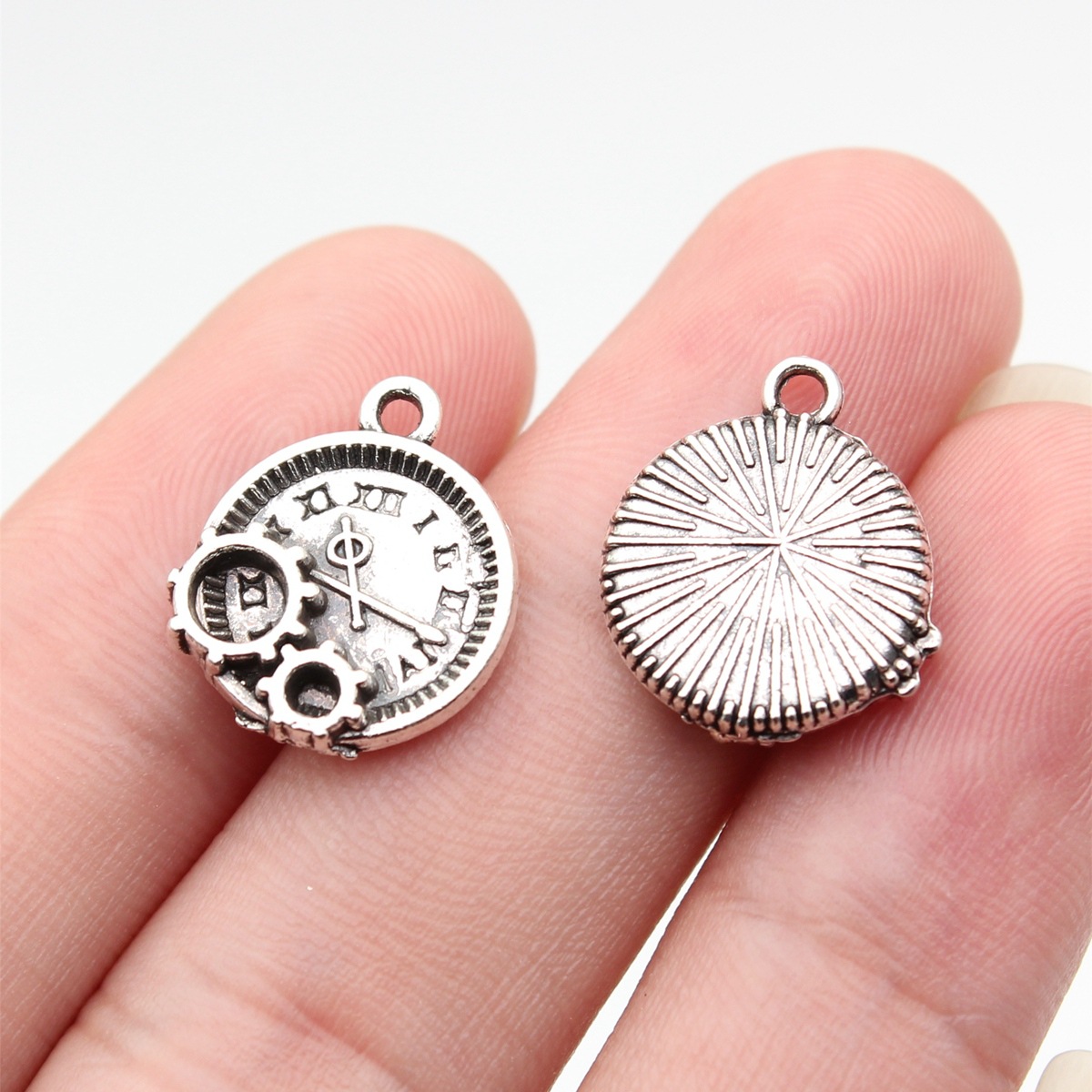 WYSIWYG 10pcs 16x14mm 2 Colors - Vintage Fashion Theme 评论和价格