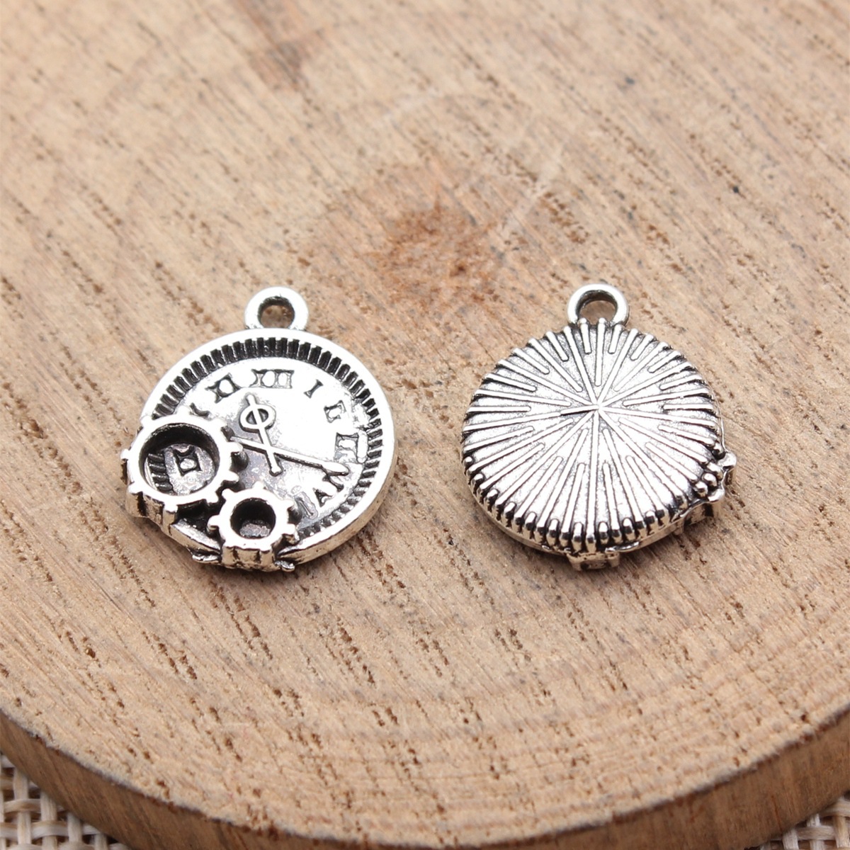WYSIWYG 10pcs 16x14mm 2 Colors - Vintage Fashion Theme 评论和价格